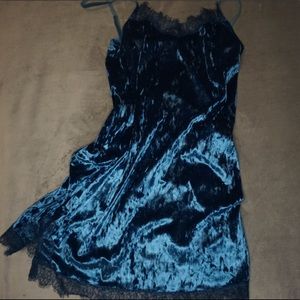 TAHARI velvet dress